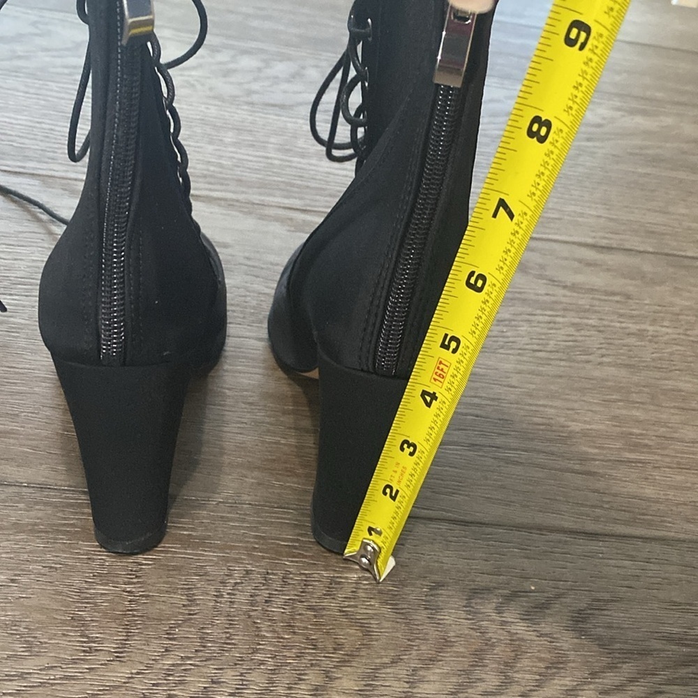 NWT BURJU Savashjay Closed Toe Lace Up Ankle Boots | Black | Size 5.5 - Picture 4 of 9